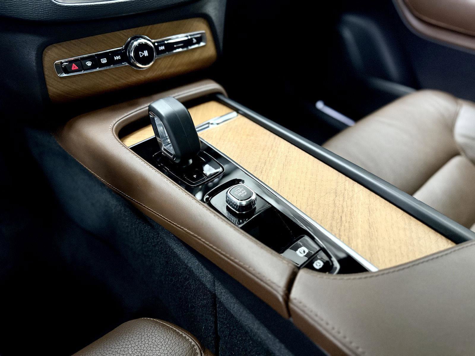 Used 2024 Volvo XC90 T8 Plus w/ Protection Package Premier image 22