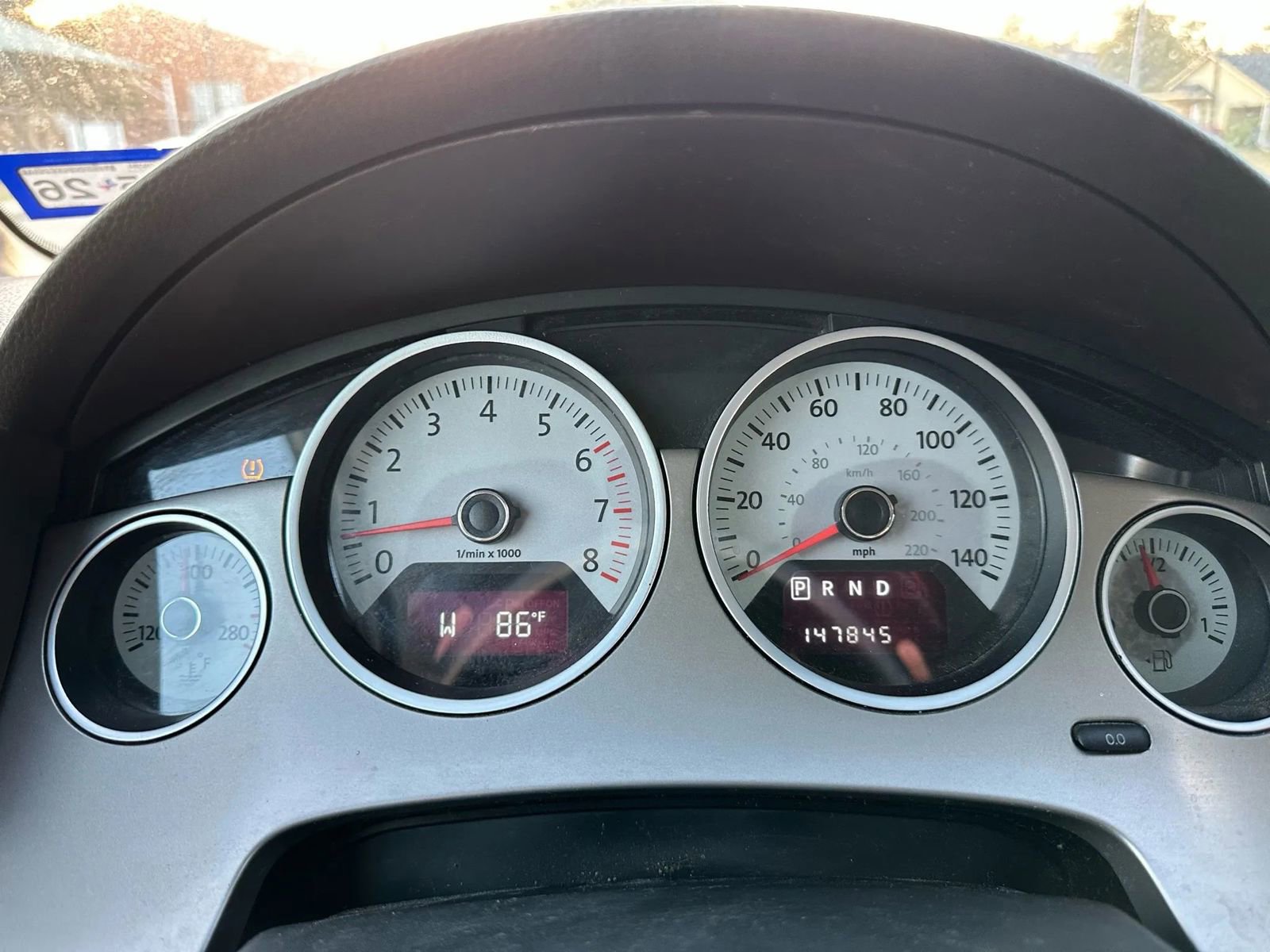 Used 2011 Volkswagen Routan SE image 30