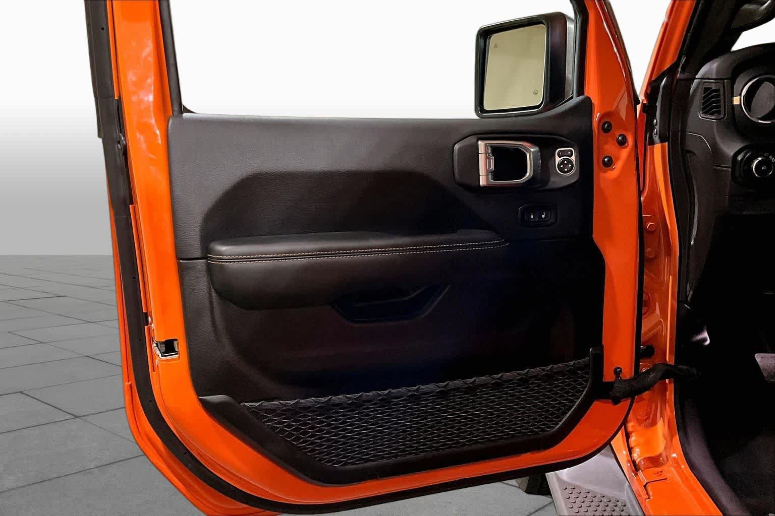 Used 2025 Jeep Wrangler Unlimited Sahara AWD/4WD image 20