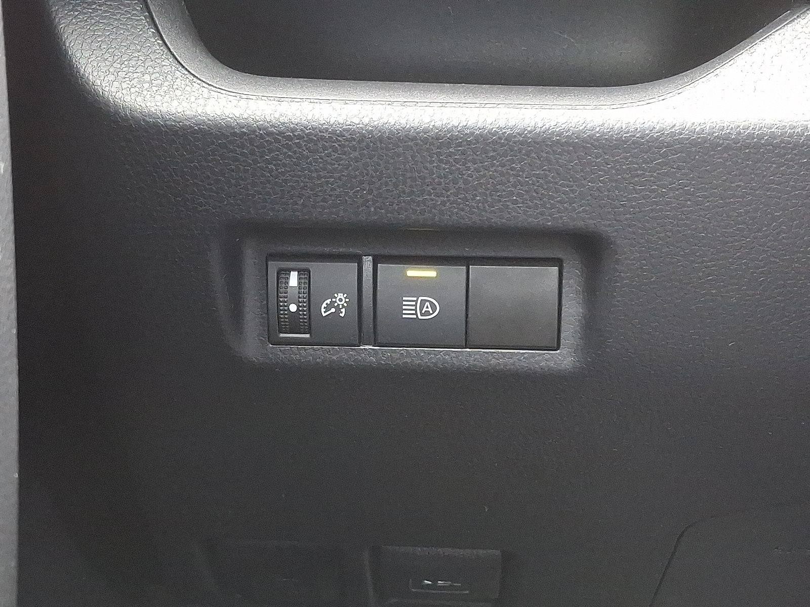 Certified 2022 Toyota RAV4 LE image 25