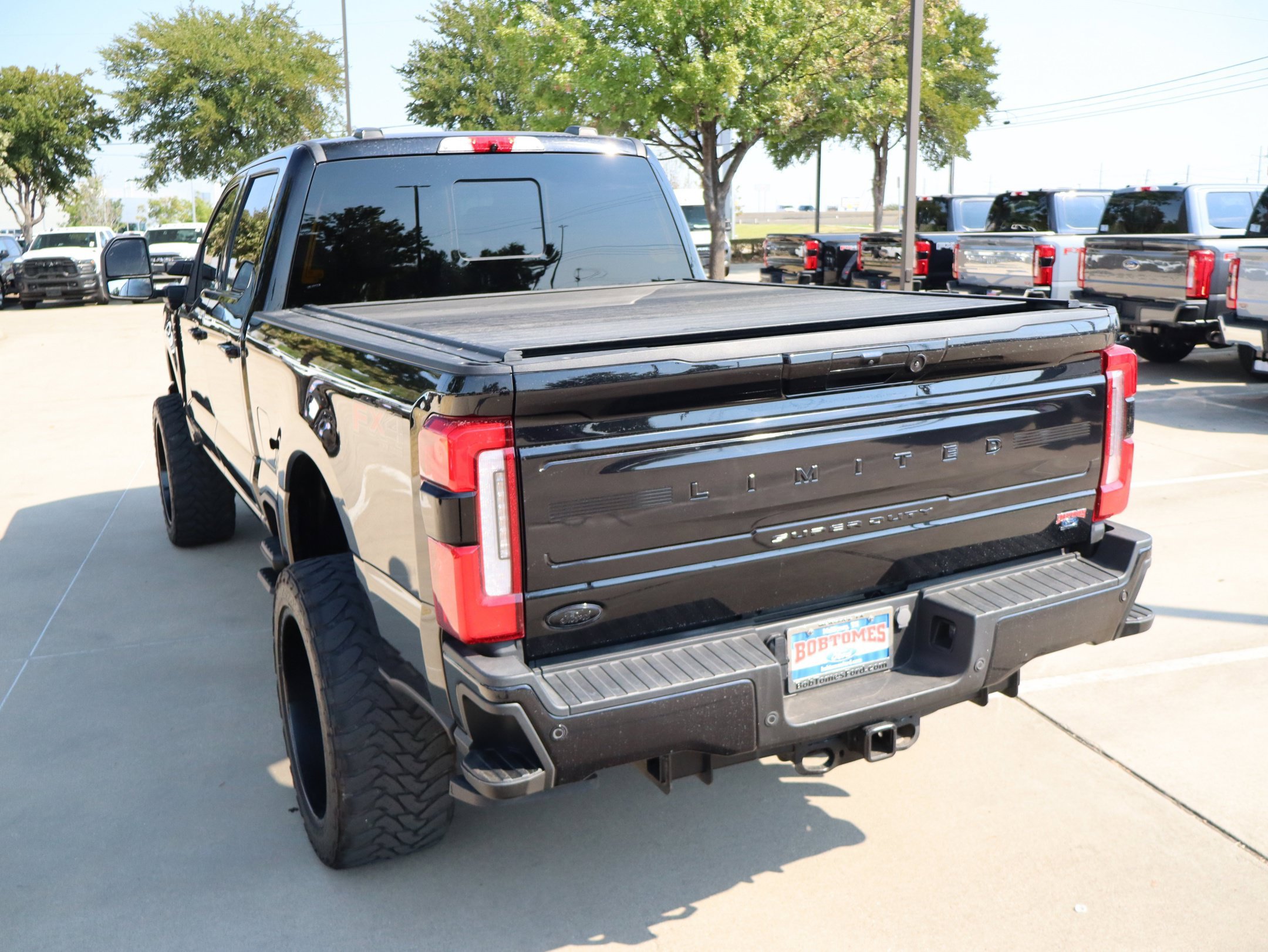 Used 2024 Ford F250 Limited w/ FX4 Off-Road Package AWD/4WD image 29