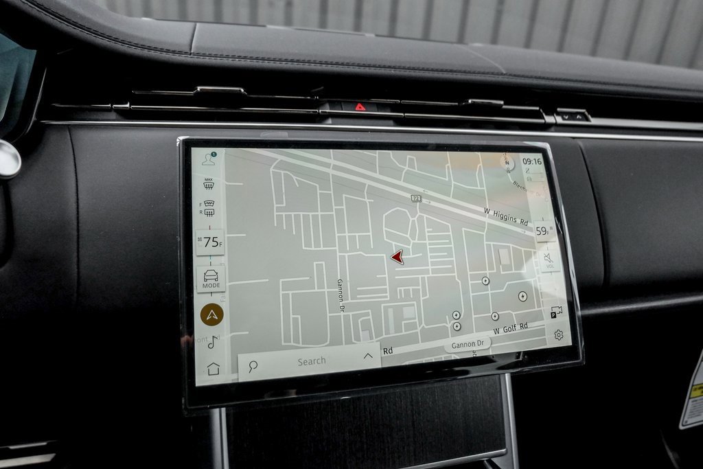 New 2025 Land Rover Range Rover SE image 12