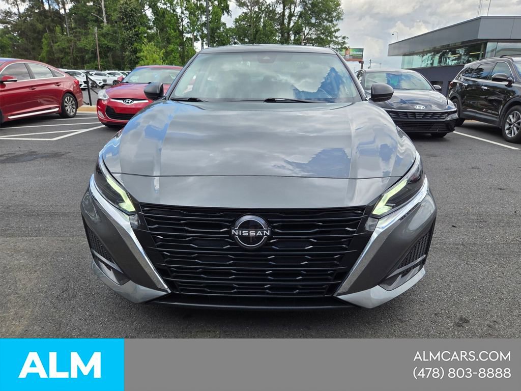 Used 2025 Nissan Altima 2.5 SV FWD image 19