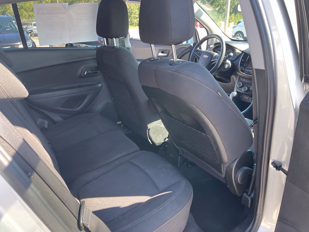 Used 2019 Chevrolet Trax LT FWD image 17