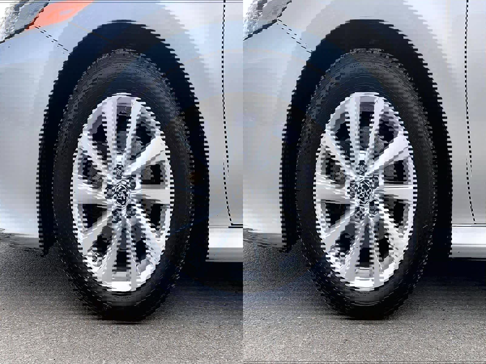 Used 2022 Toyota Camry LE image 7