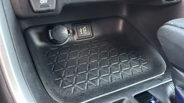 Used 2024 Toyota RAV4 LE image 22