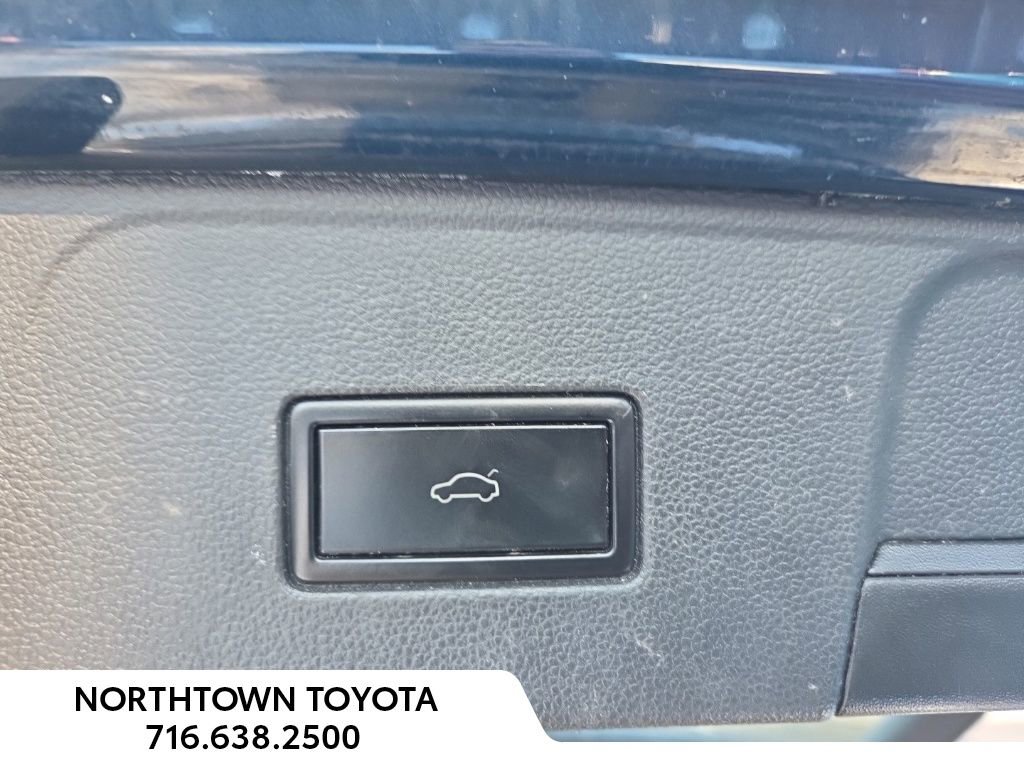 Used 2021 Volkswagen Atlas SEL Premium image 10