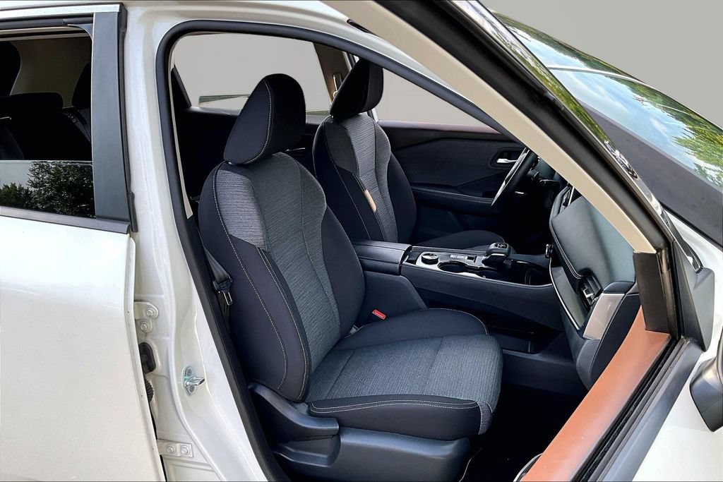 Used 2022 Nissan Rogue SV AWD/4WD image 22