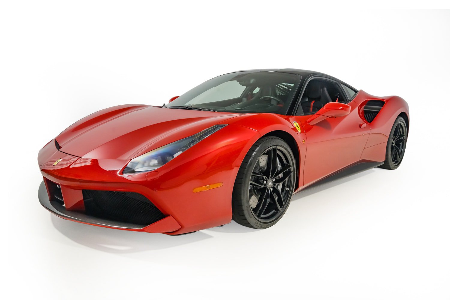 Used 2018 Ferrari 488 GTB RWD image 2