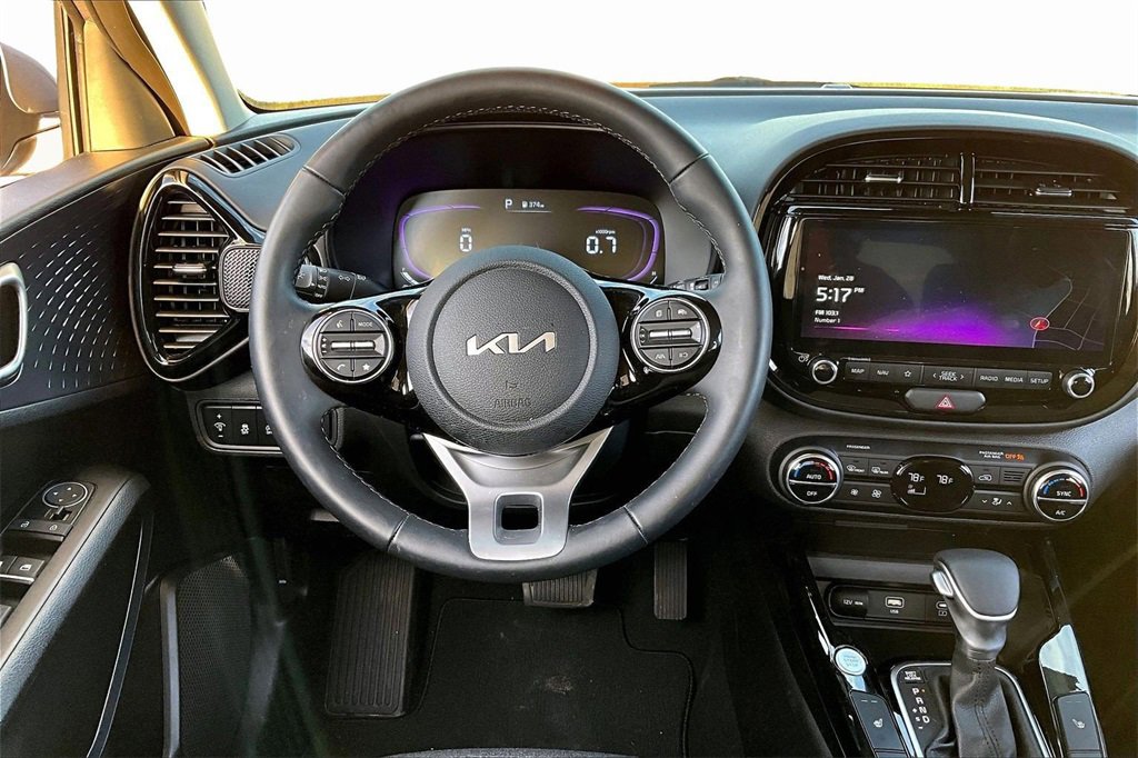 Certified 2025 Kia Soul EX image 5