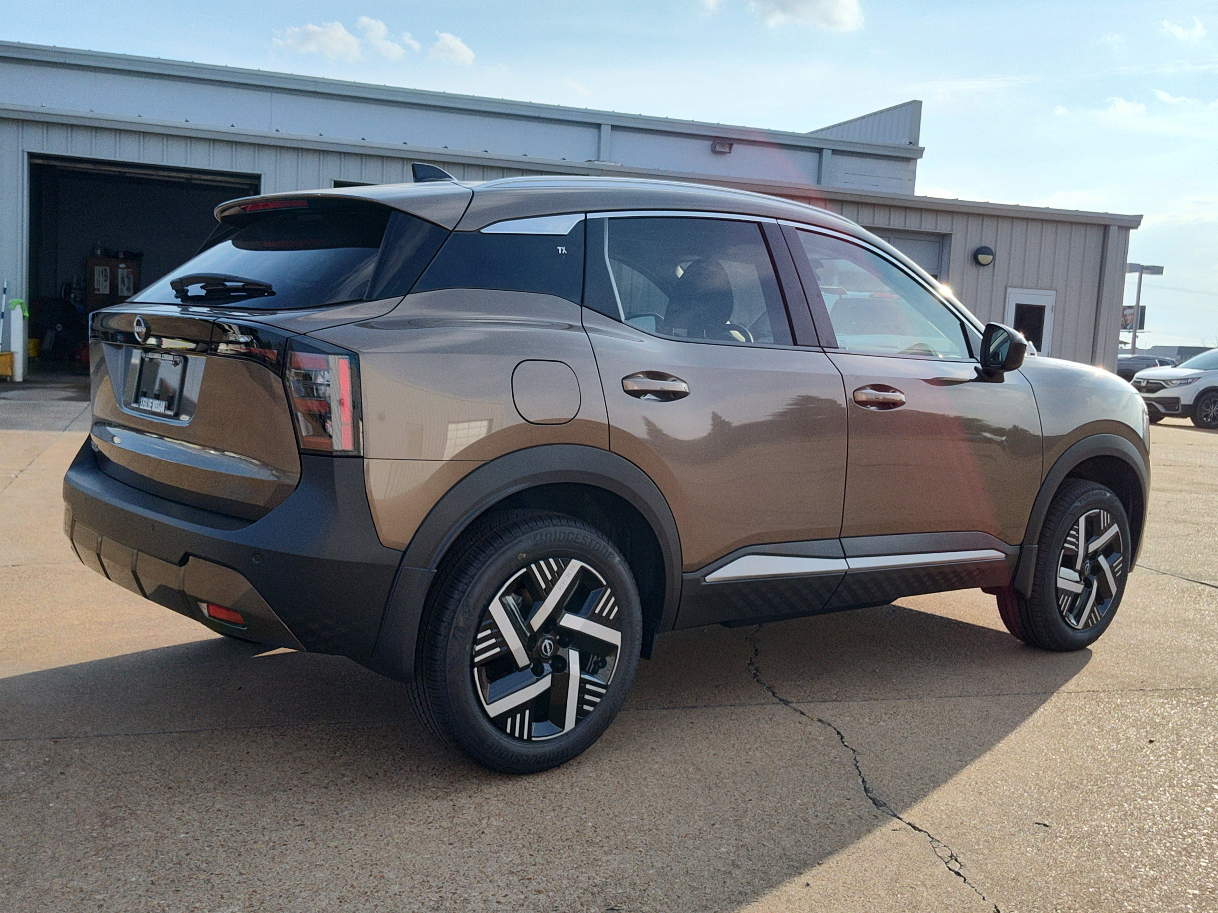 New 2026 Nissan Kicks SV w/ SV Premium Package image 4