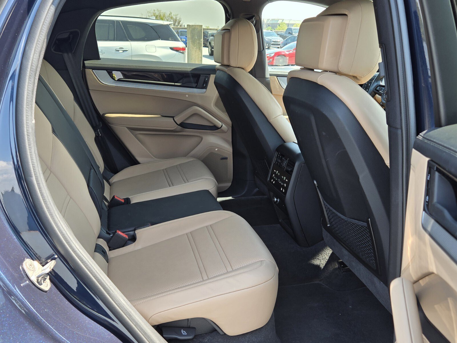 Used 2025 Porsche Cayenne Coupe image 11