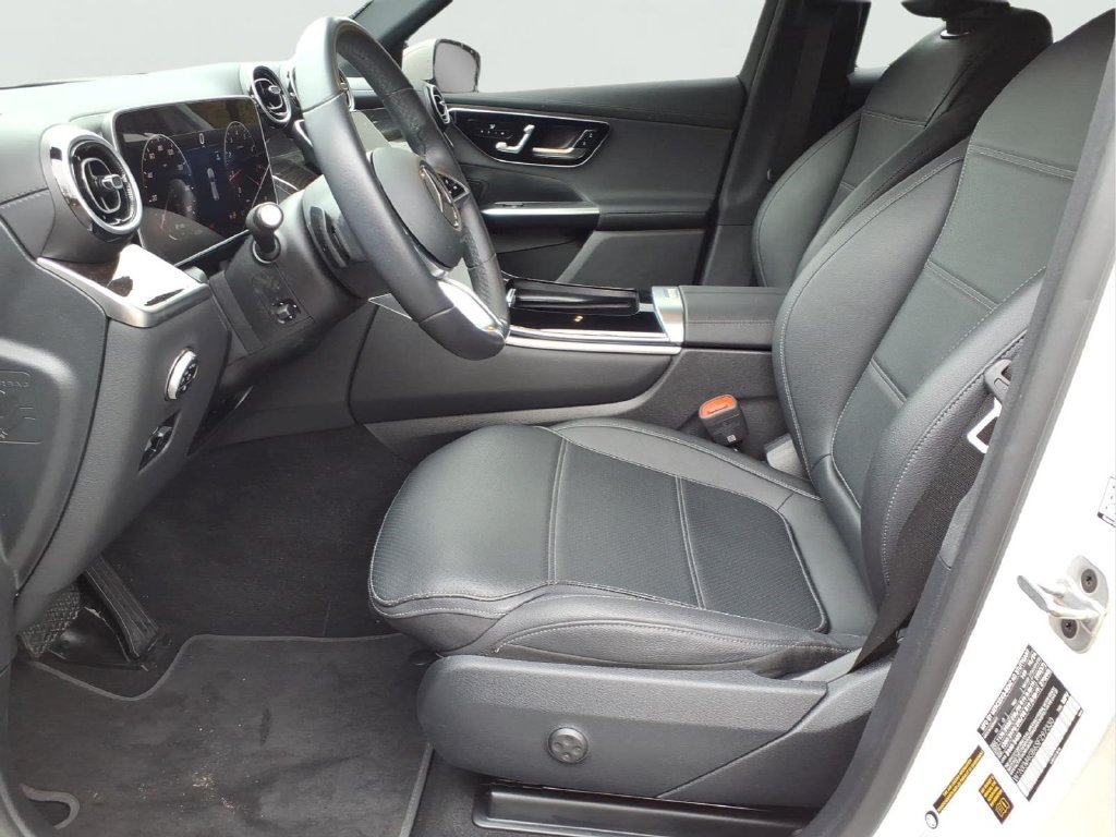 Used 2025 Mercedes-Benz GLC 300 image 14