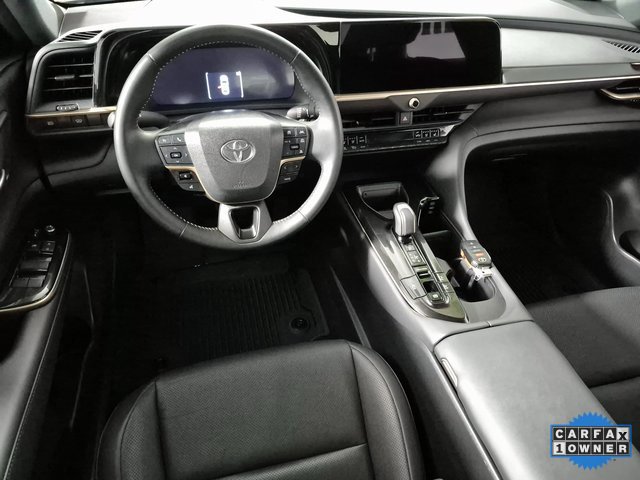 Used 2025 Toyota Crown XLE image 2