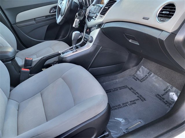 Used 2014 Chevrolet Cruze LT image 16