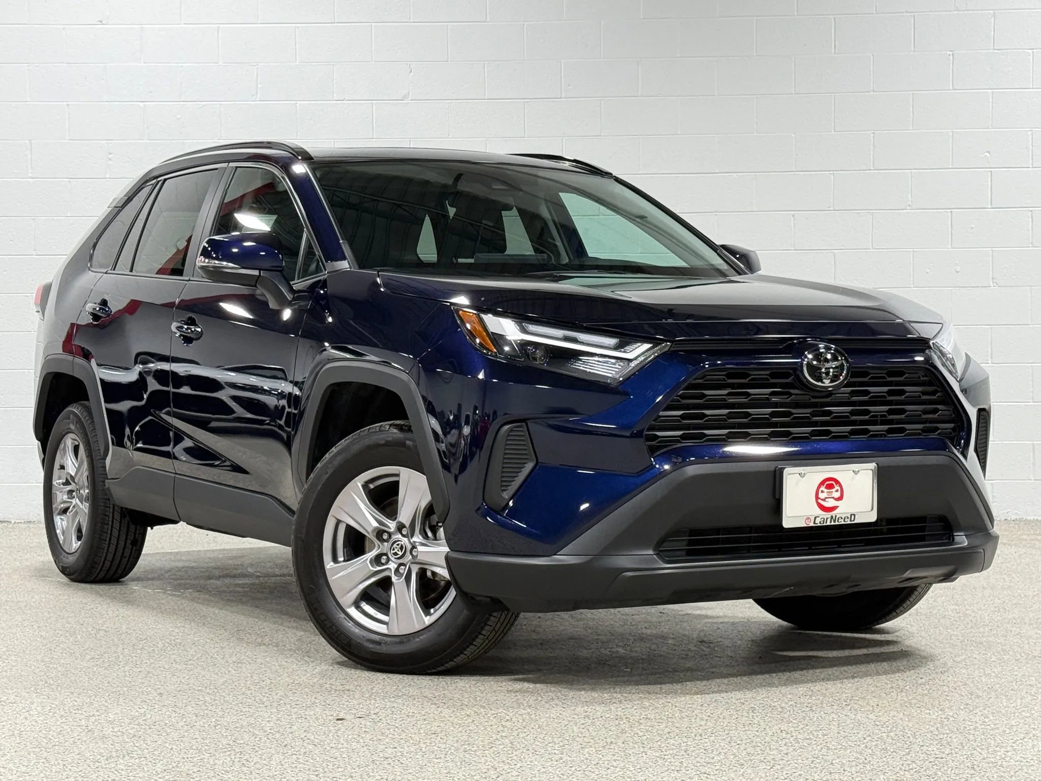 Used 2022 Toyota RAV4 XLE w/ Convenience Package image 4