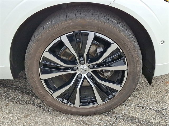 Used 2025 Volvo XC60 B5 Plus w/ Protection Package Premier image 8