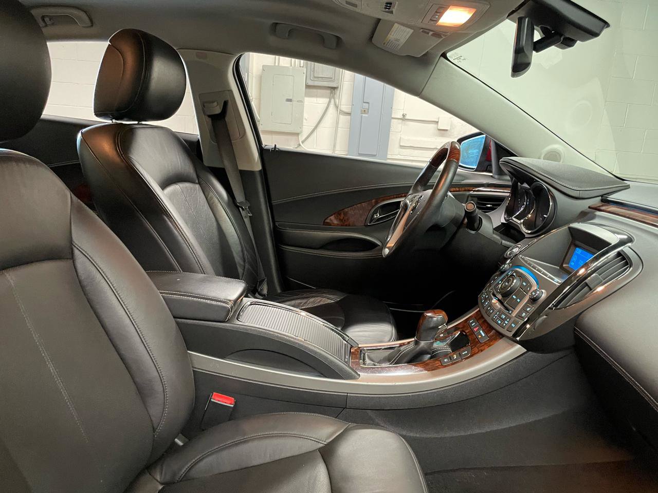 Used 2010 Buick LaCrosse CXL w/ Luxury Package FWD image 18