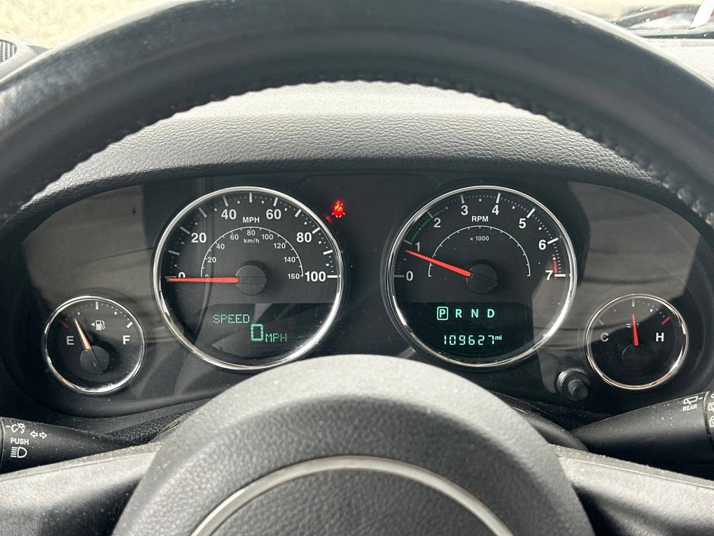 Used 2016 Jeep Wrangler Unlimited Sahara w/ Dual Top Group AWD/4WD image 26