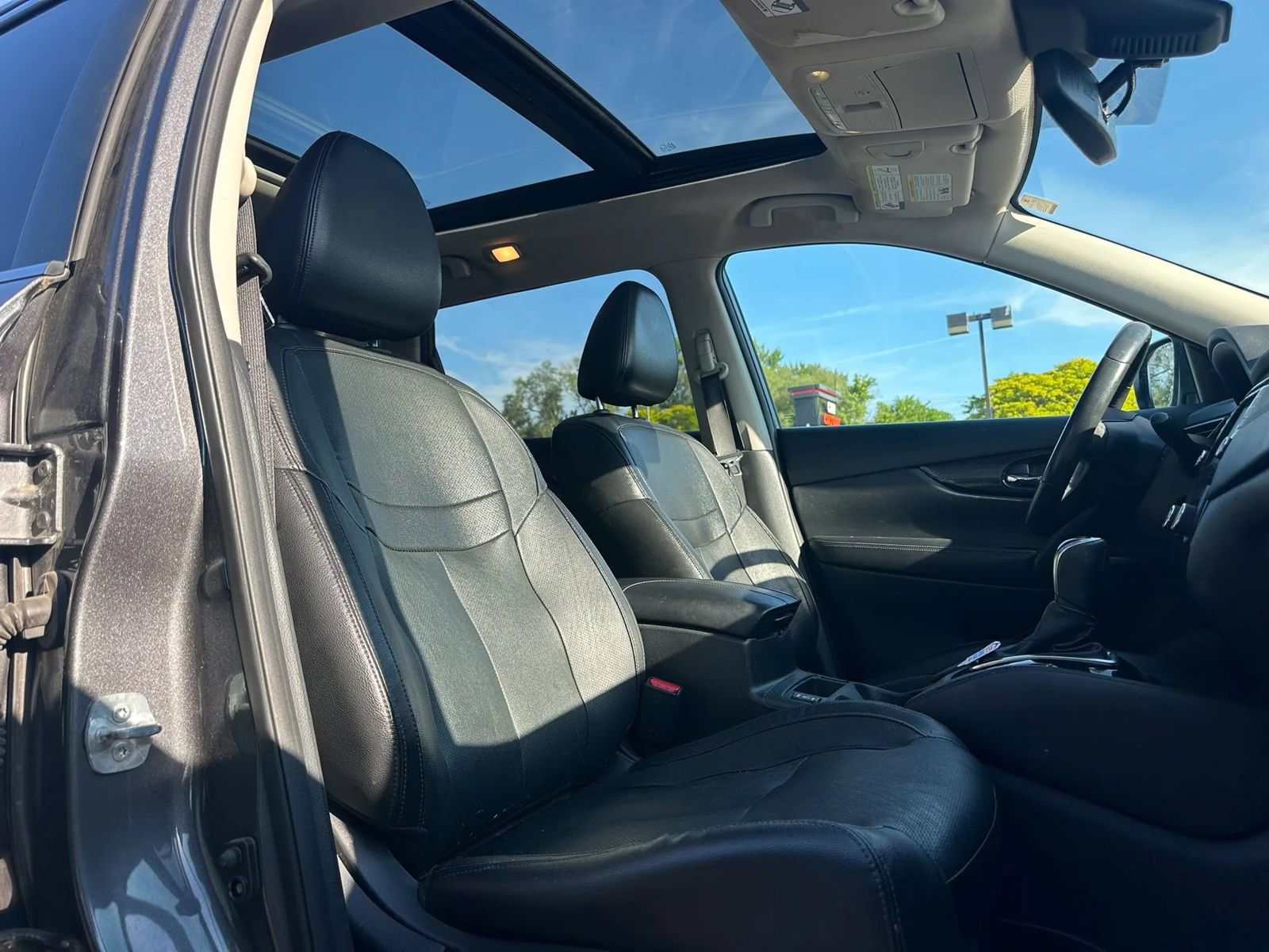 Used 2017 Nissan Rogue SL w/ SL Premium Package AWD/4WD image 14