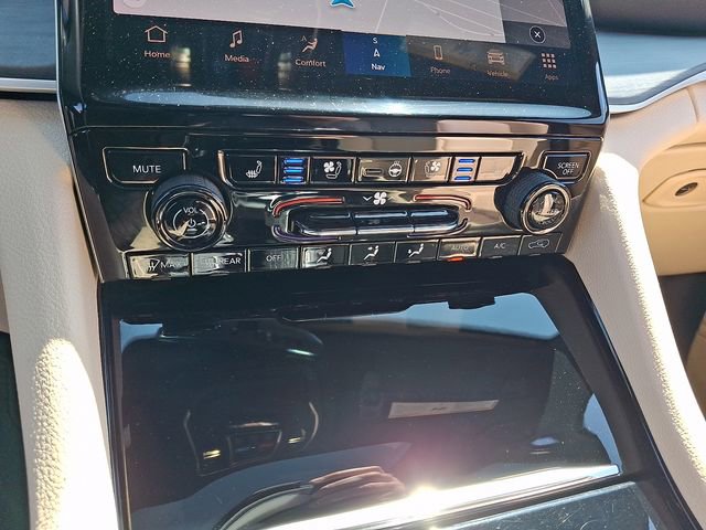 Used 2023 Jeep Grand Cherokee L Limited w/ Luxury Tech Group II AWD/4WD image 17