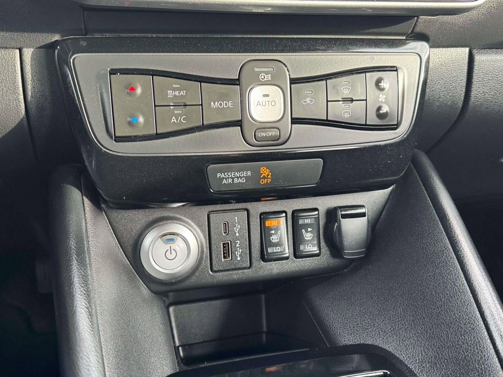 Certified 2025 Nissan Leaf SV Plus image 29