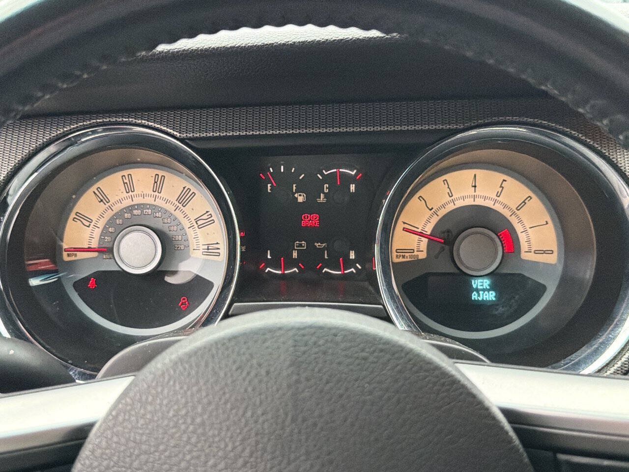 Used 2010 Ford Mustang GT Premium RWD image 27