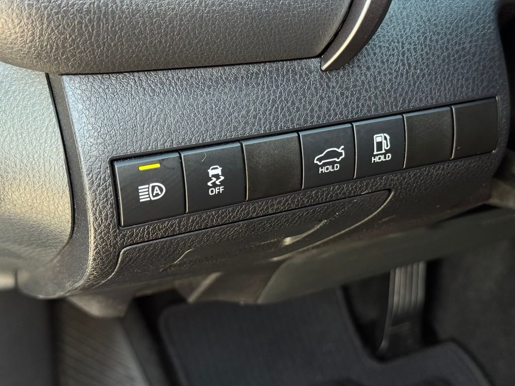 Used 2020 Toyota Camry XSE FWD image 31