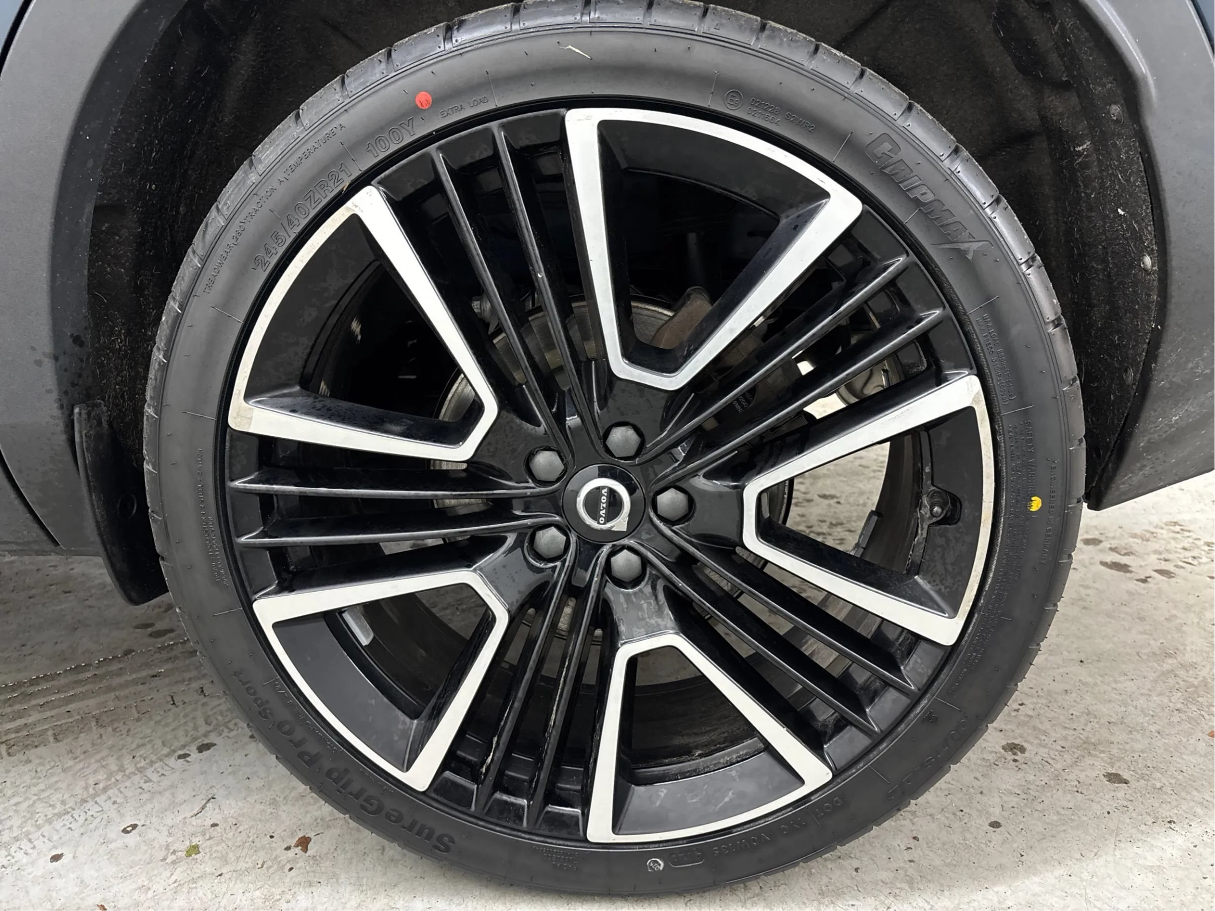Used 2022 Volvo XC40 T5 R-Design w/ Advanced Package AWD/4WD image 30