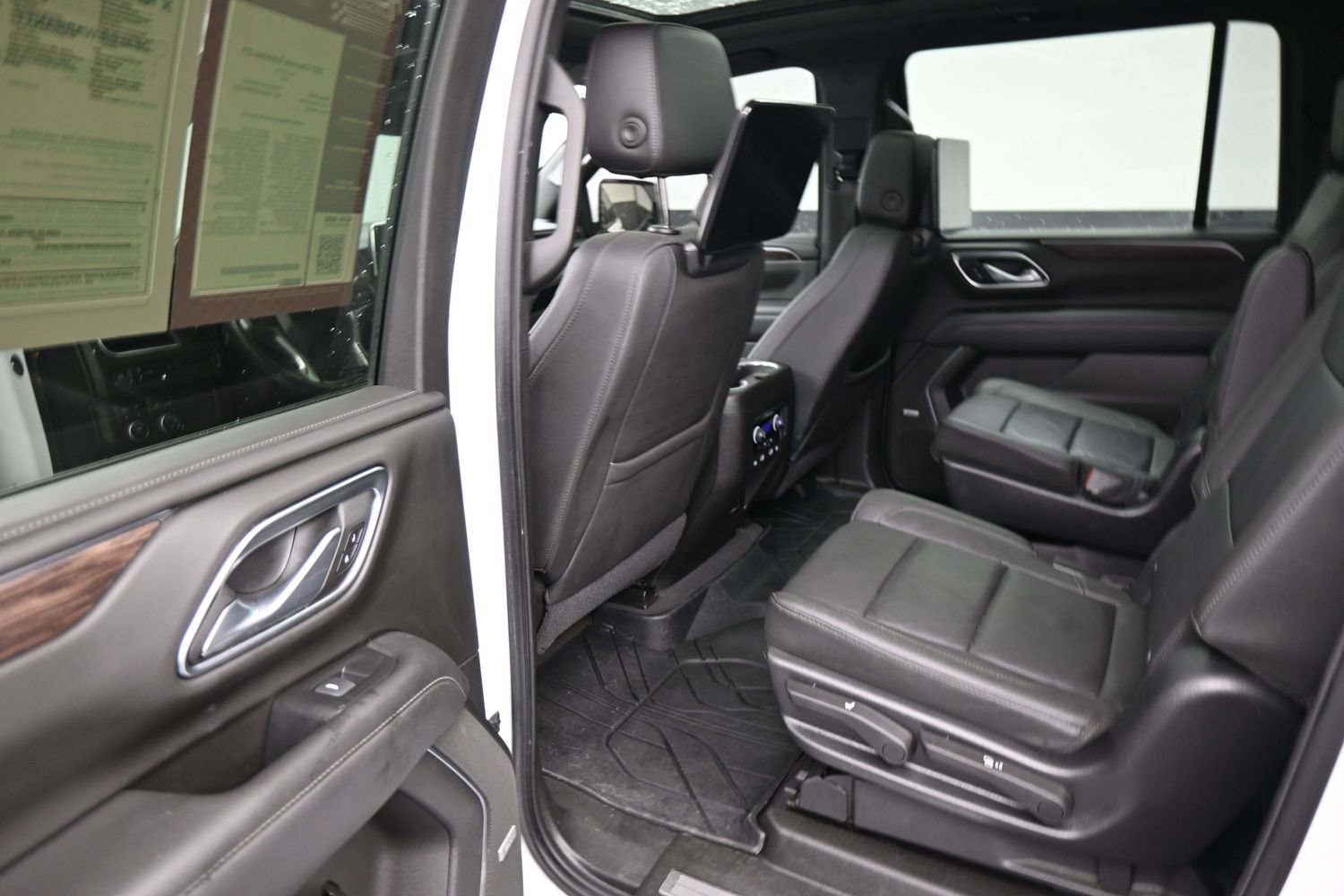 Used 2021 Chevrolet Suburban Z71 w/ Rear Media and Nav Package AWD/4WD image 18