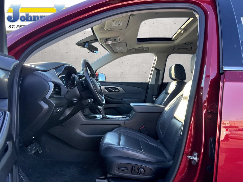 Used 2020 Chevrolet Traverse Premier FWD image 11