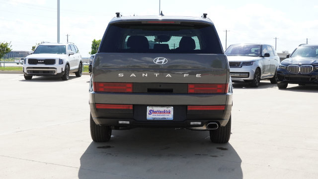 Used 2026 Hyundai Santa Fe SEL FWD image 4