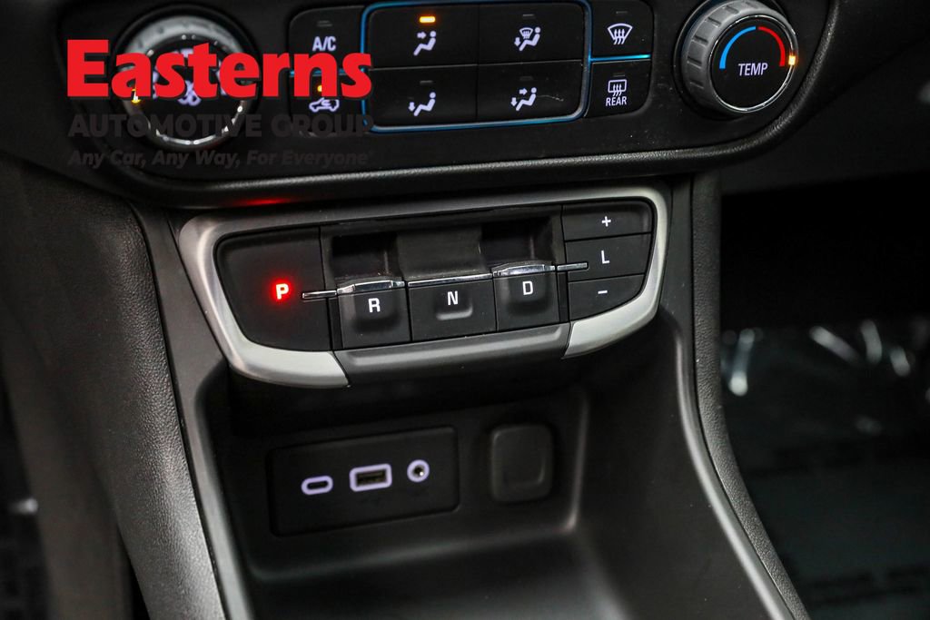 Used 2022 GMC Terrain SLE image 13