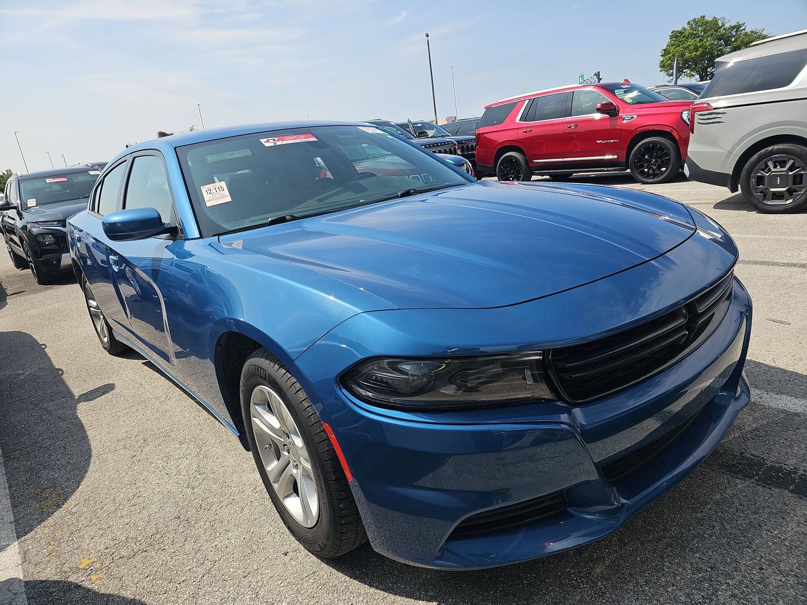 Used 2022 Dodge Charger SXT image 2