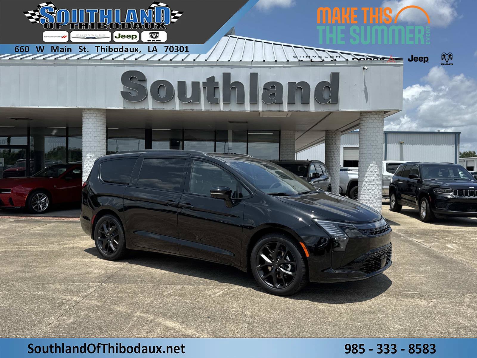New 2027 Chrysler Pacifica Limited FWD image 1