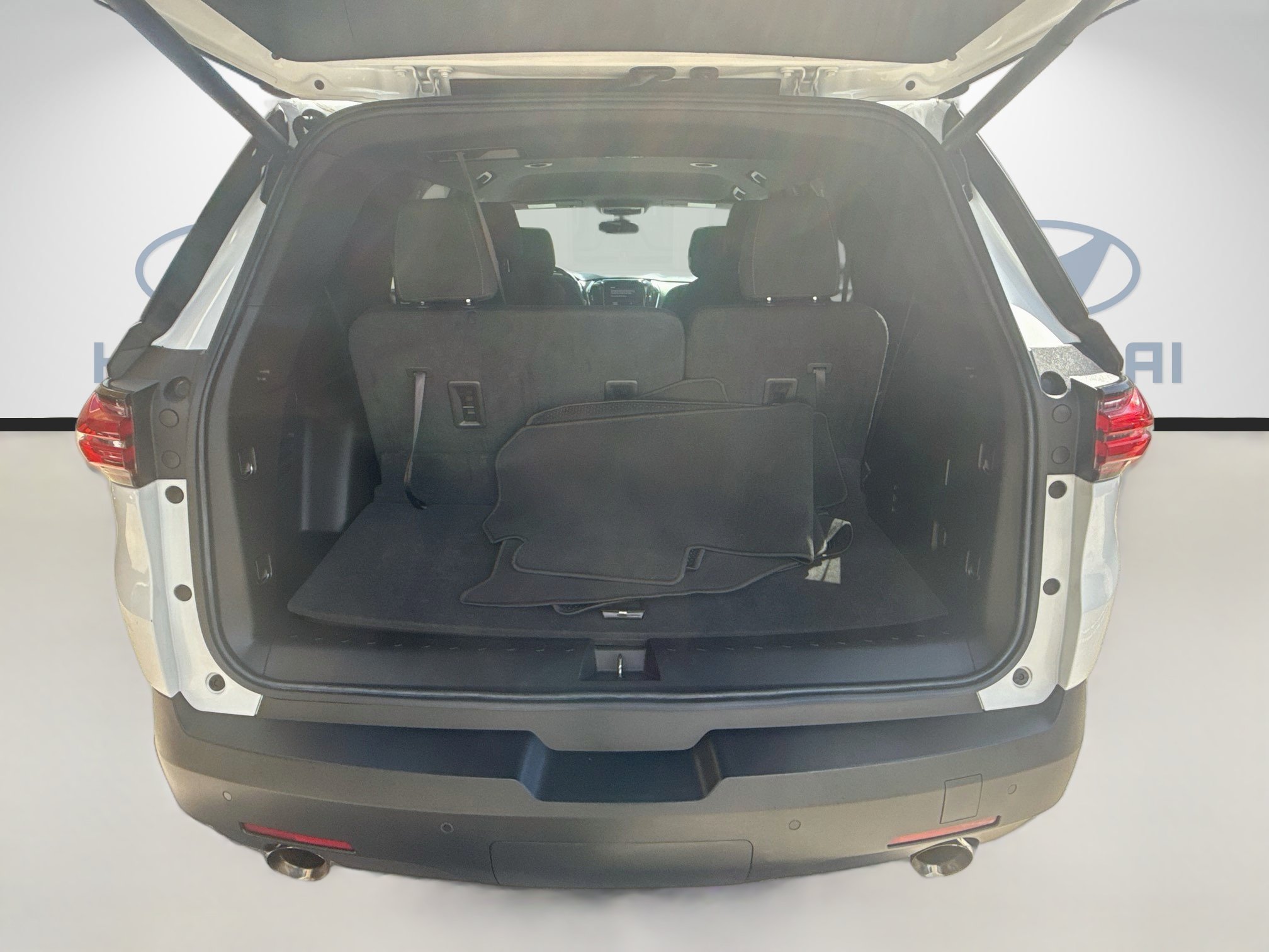 Used 2022 Chevrolet Traverse LT FWD image 24