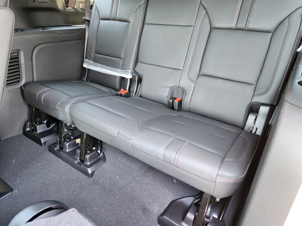 New 2026 Chevrolet Suburban RST w/ RST Capability Package AWD/4WD image 11