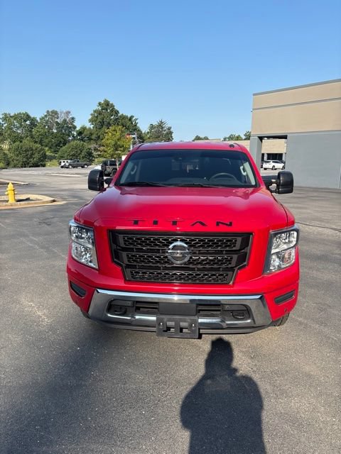 Used 2021 Nissan Titan SV w/ SV Convenience Package AWD/4WD image 2