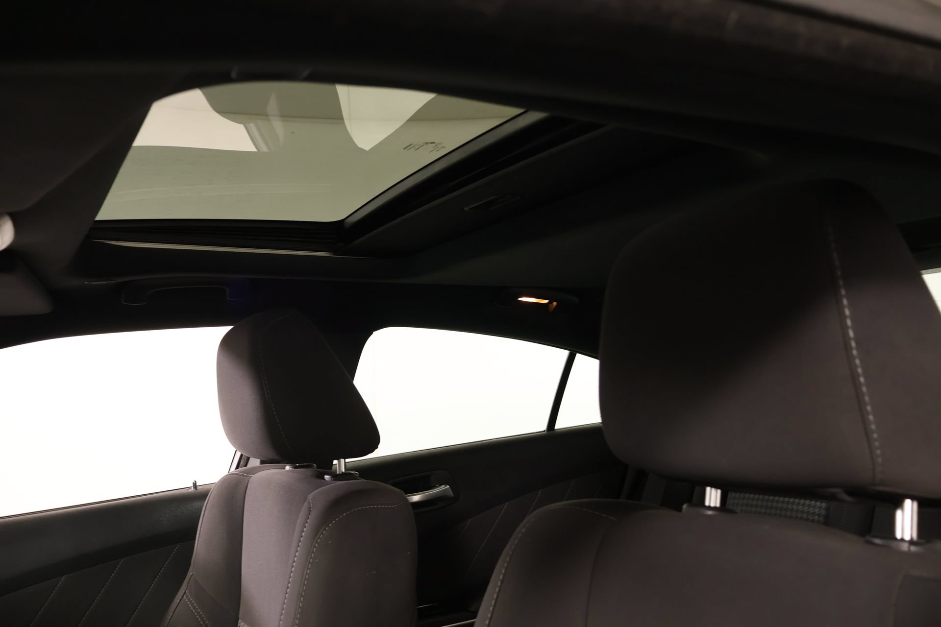 Used 2023 Dodge Charger SXT w/ Cold Weather Package RWD image 15