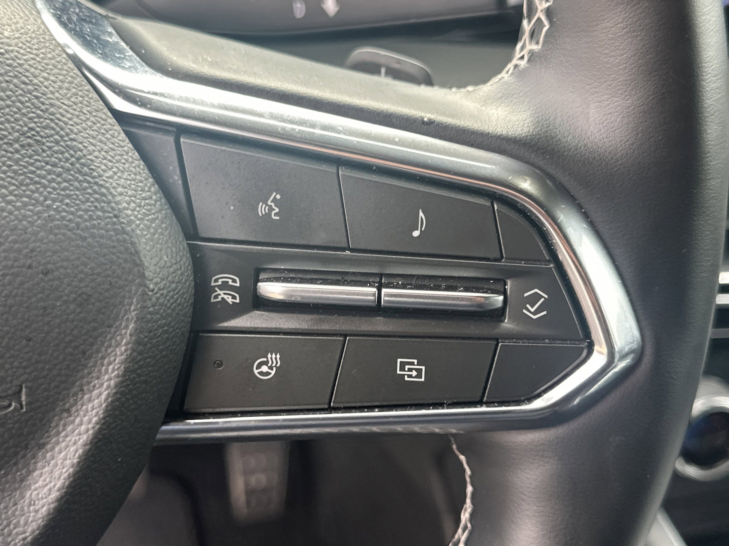 Used 2025 Chevrolet Traverse LT FWD image 27