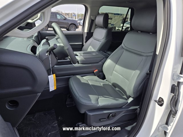 New 2026 Ford Expedition Active RWD image 5