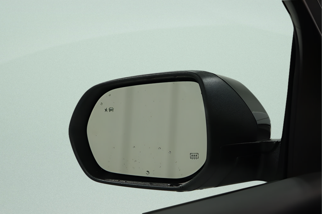 New 2027 Chevrolet Traverse LT w/ Sun and Wheel Package FWD image 24