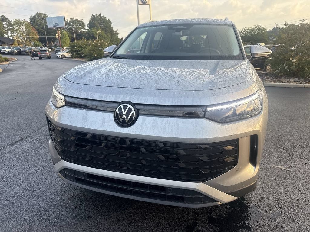 New 2026 Volkswagen Tiguan S FWD image 2