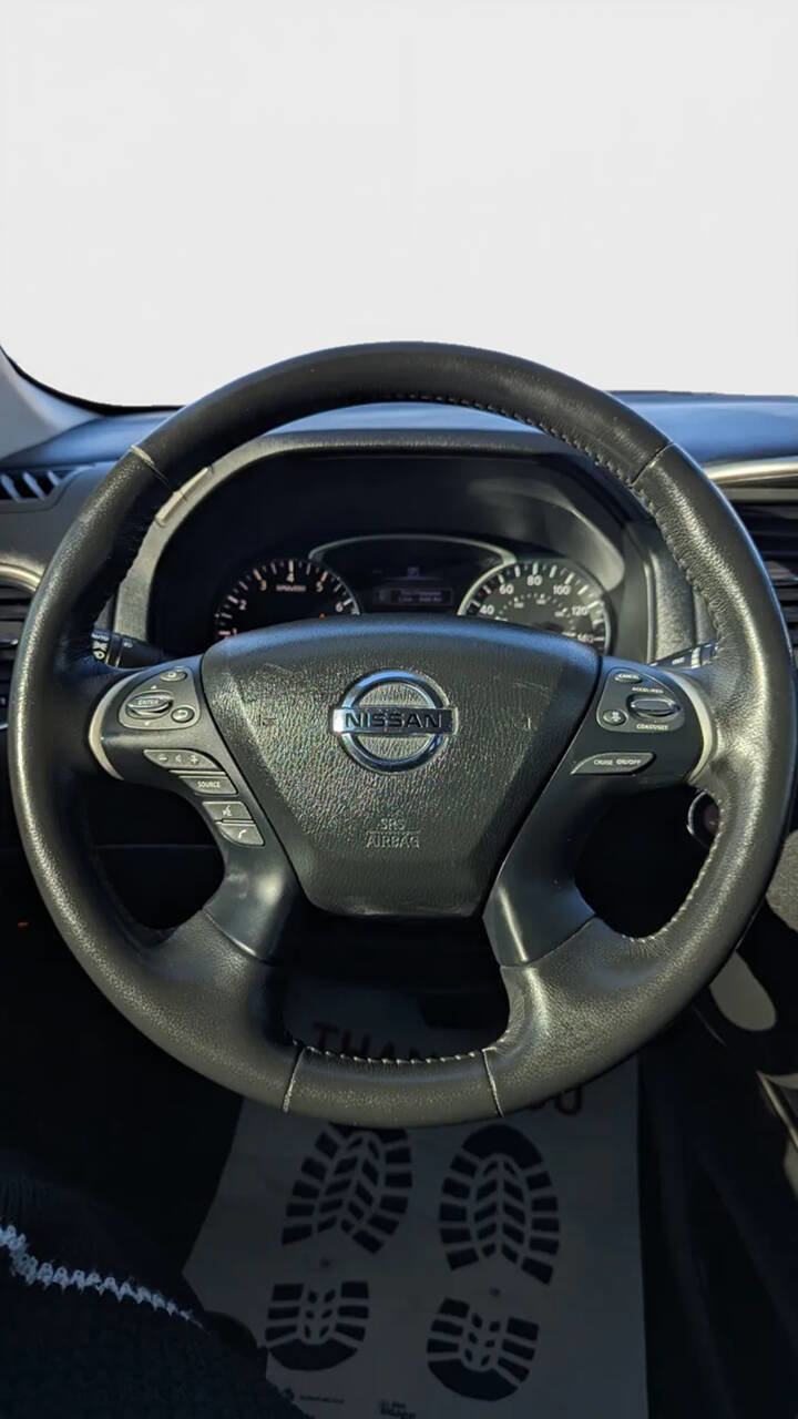 Used 2019 Nissan Pathfinder SV image 9