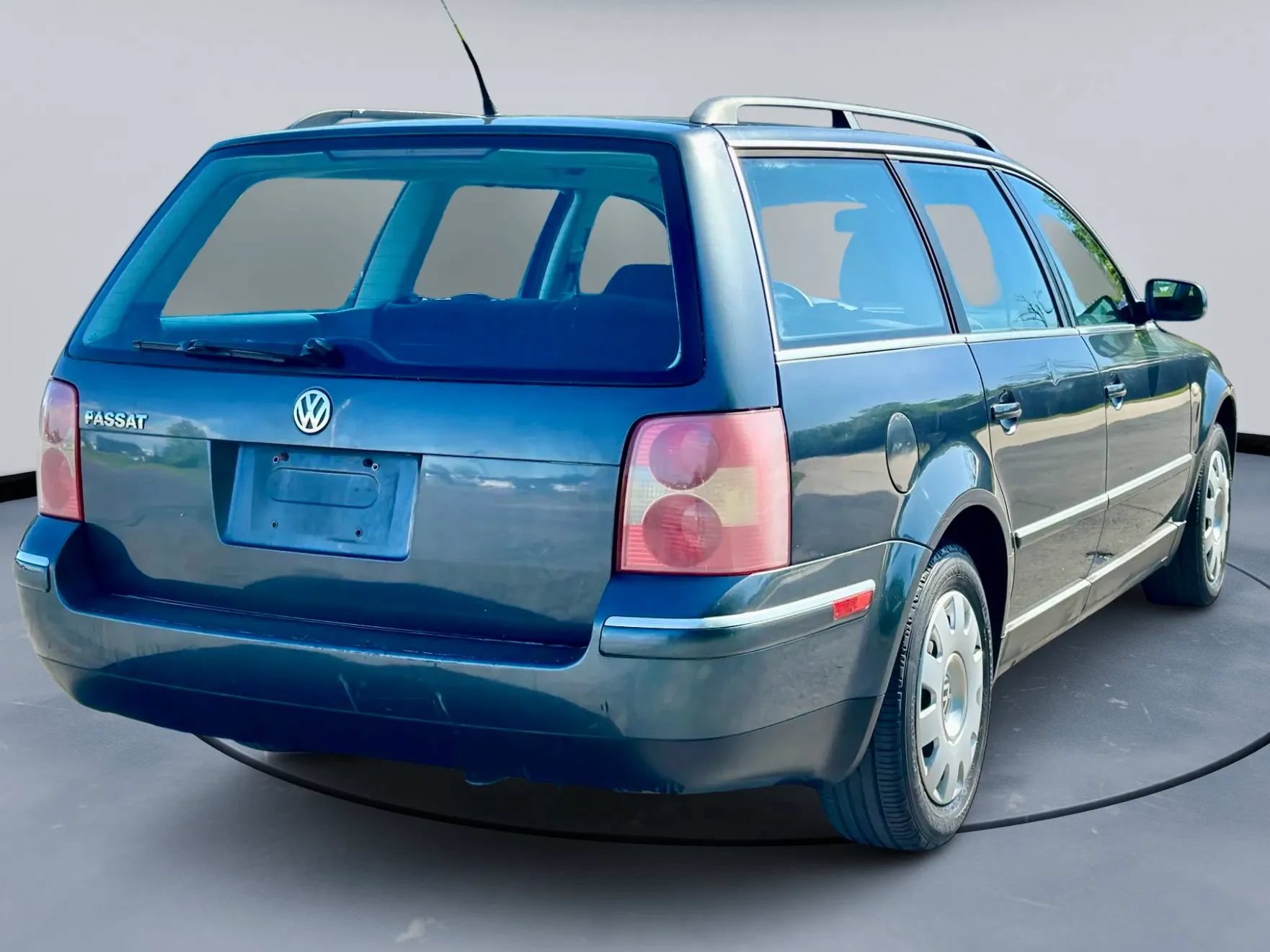 Used 2003 Volkswagen Passat GL FWD image 7