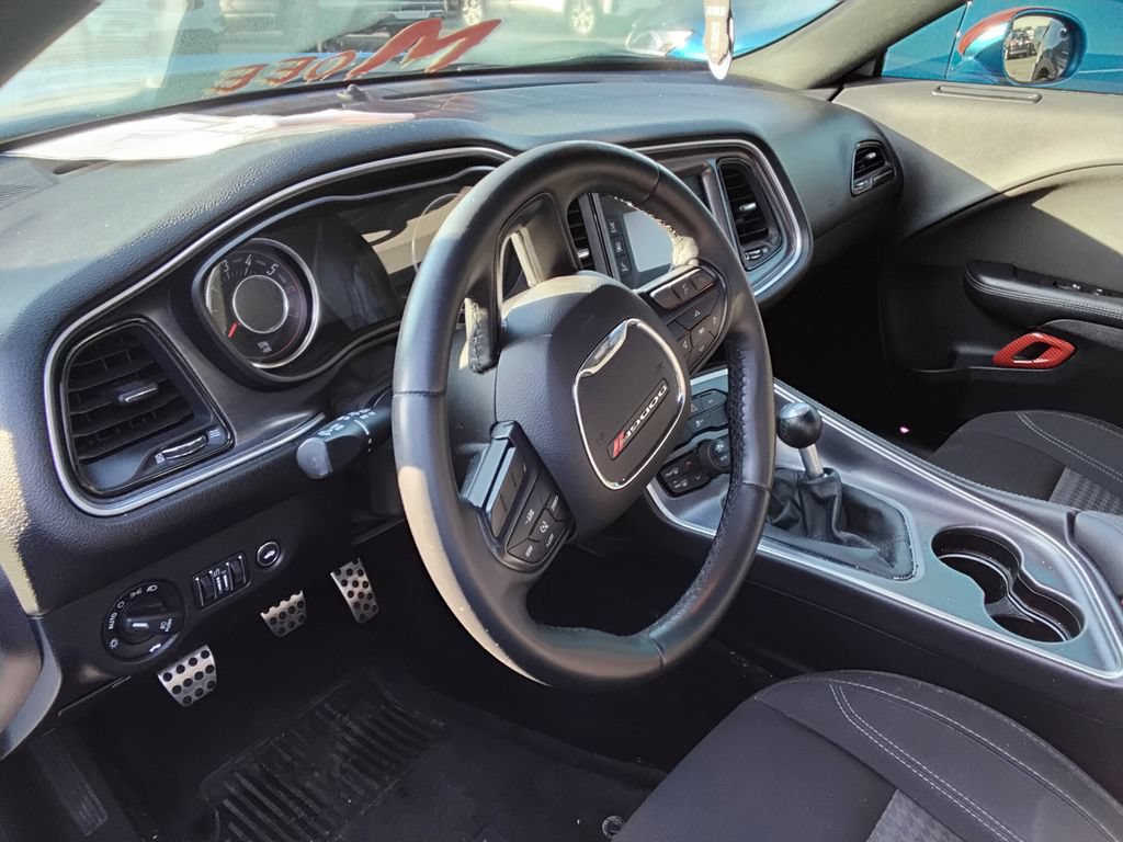 Used 2015 Dodge Challenger R/T w/ Quick Order Package 22B R/T RWD image 6