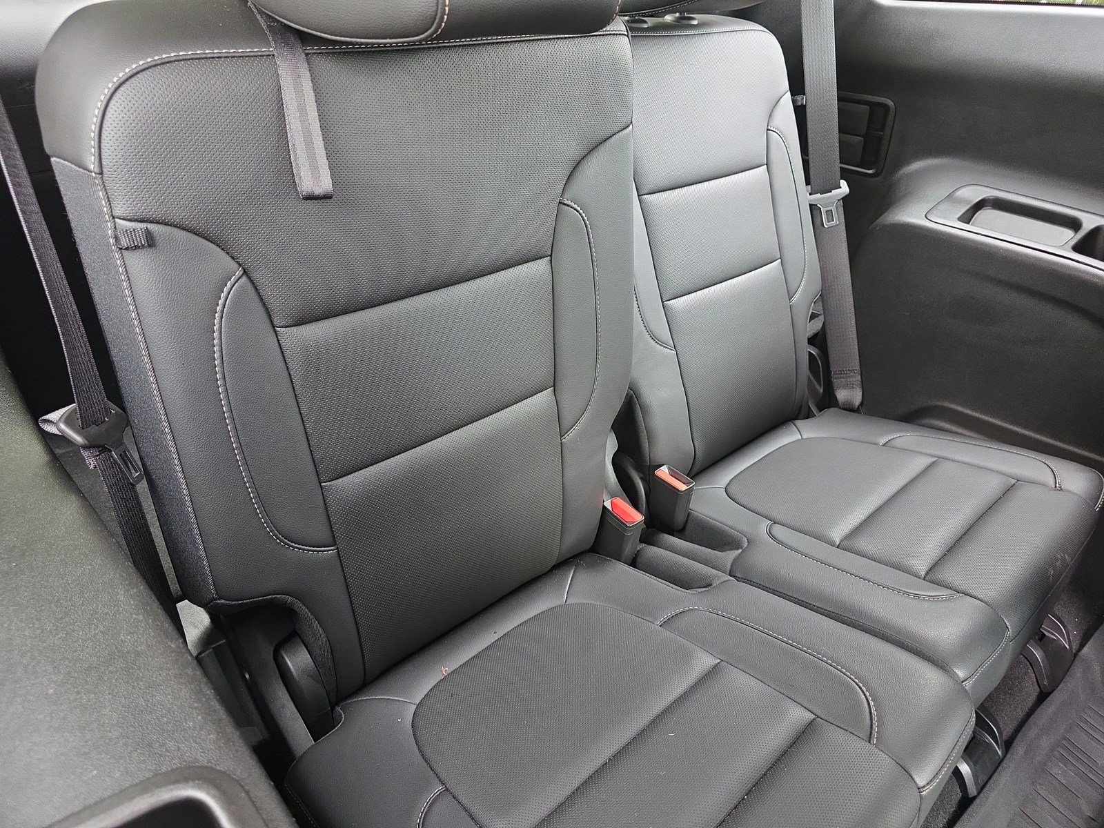 Used 2023 GMC Acadia SLT w/ Preferred Package FWD image 14