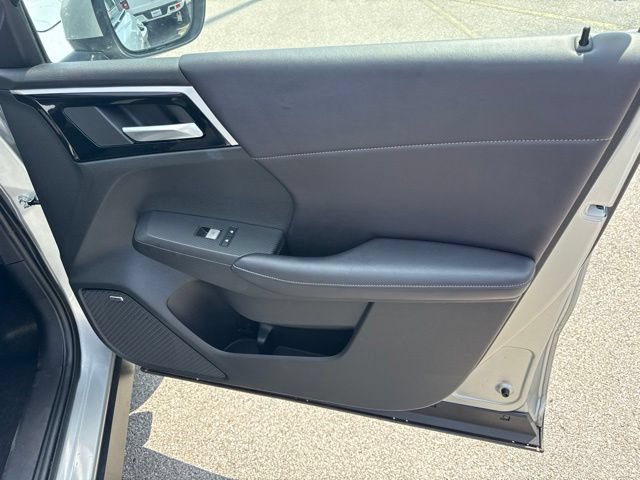 Used 2025 Mitsubishi Outlander SE FWD image 19