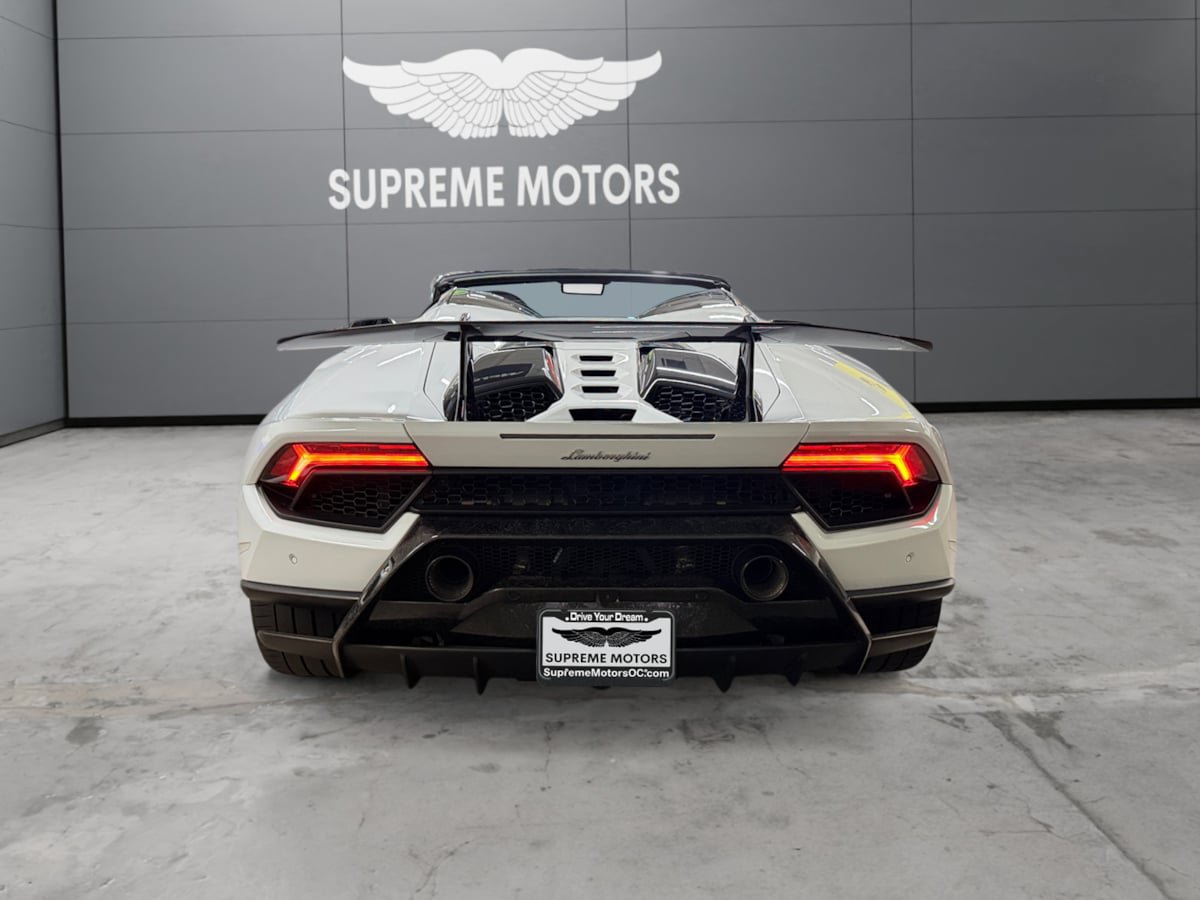 Used 2019 Lamborghini Huracan Performante AWD/4WD image 4