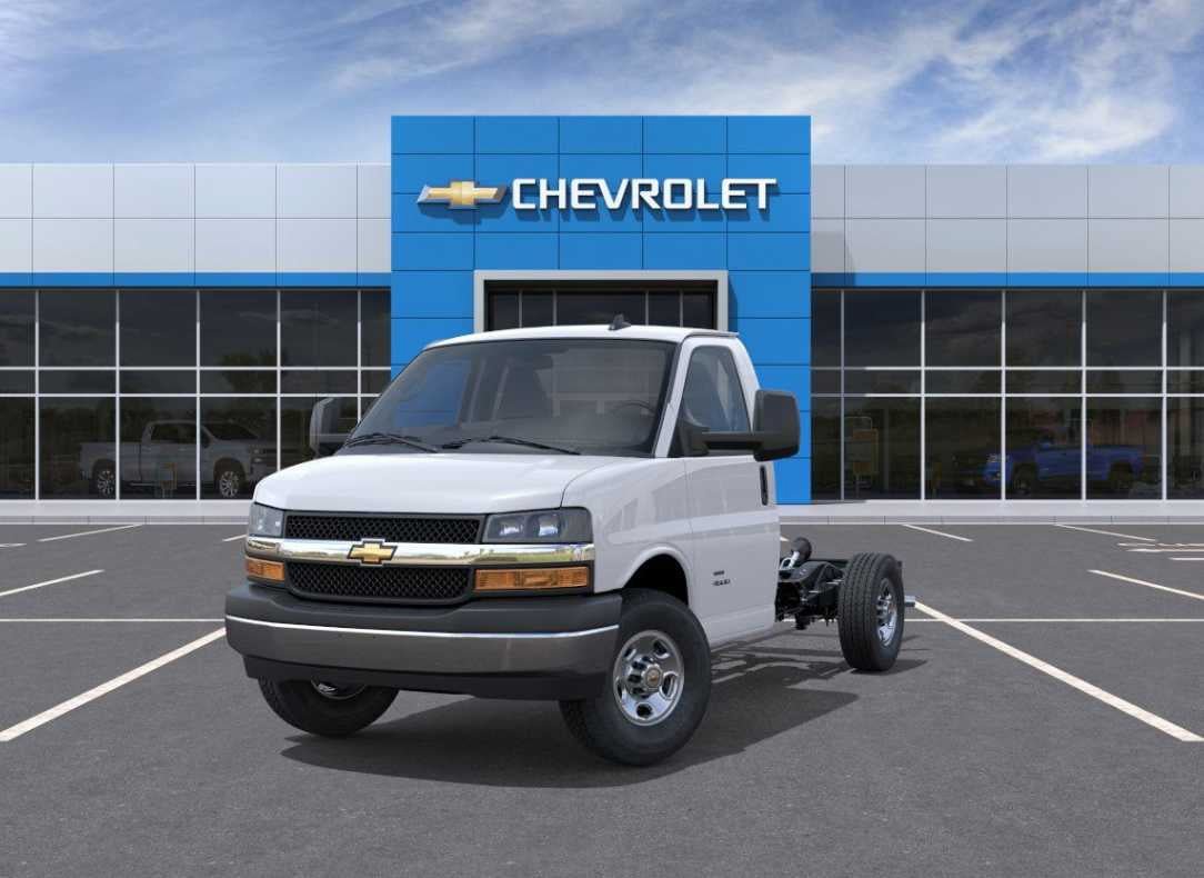 New 2025 Chevrolet Express 3500 w/ Power Convenience Package RWD image 4